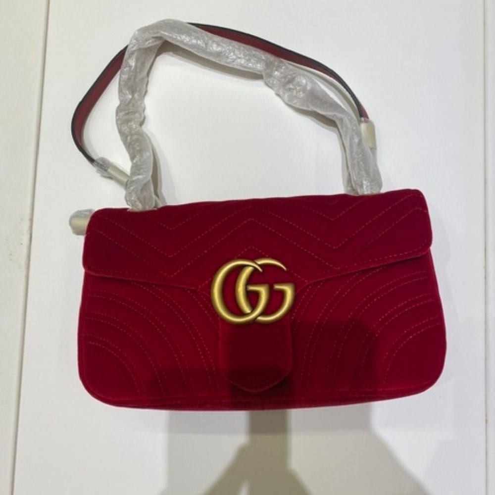 Small GG Marmont Matelassé Velvet Shoulder Bag